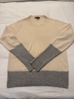 Vince Women’s Cream and Gray Colorblock Crewneck Cashmere Sweater